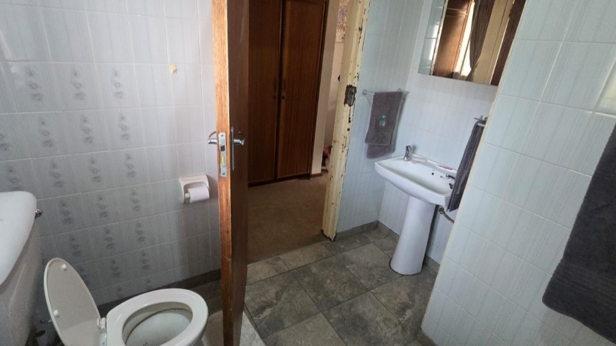4 Bedroom Property for Sale in Koffiefontein Free State